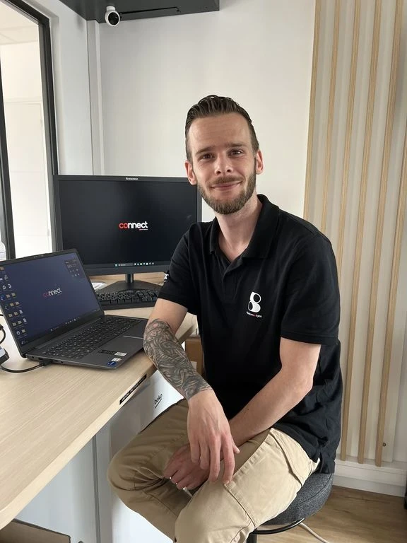 Julien SOULA, Technico-Commercial Polyvalent chez Connect